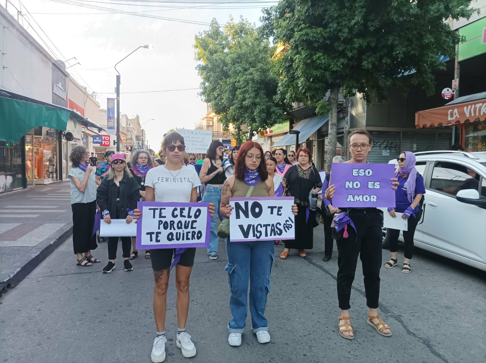 Florida marcha en el Día Internacional de laeliminación de la violencia contra las mujeres