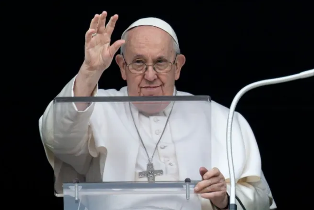 El Papa Francisco pide a los sacerdotes que no sean“oficinistas de lo sagrado”