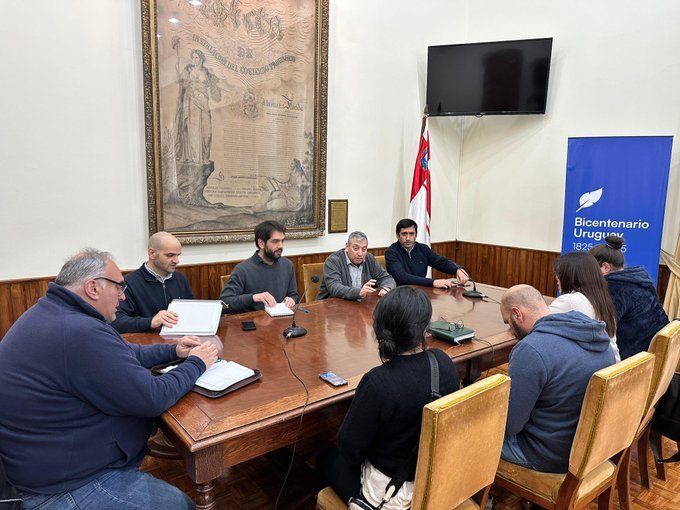 Enciso explicó a Adeom medidas de ajuste que generan un ahorro de más de un millón de pesos