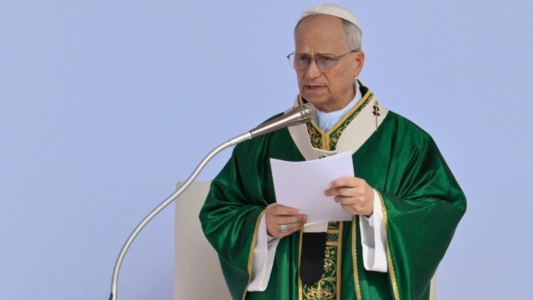 León XIV llamó a los jóvenes a aspirar a la santidad y no conformarse con menos