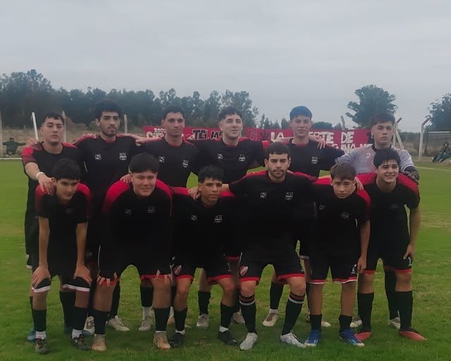 DIVISIONAL A: EN PARTIDOS PENDIENTES IGUALARON NACIONAL 0 QUILMES 0 Y ESPAÑA 1 MENDOZA 1 EN SUB 20