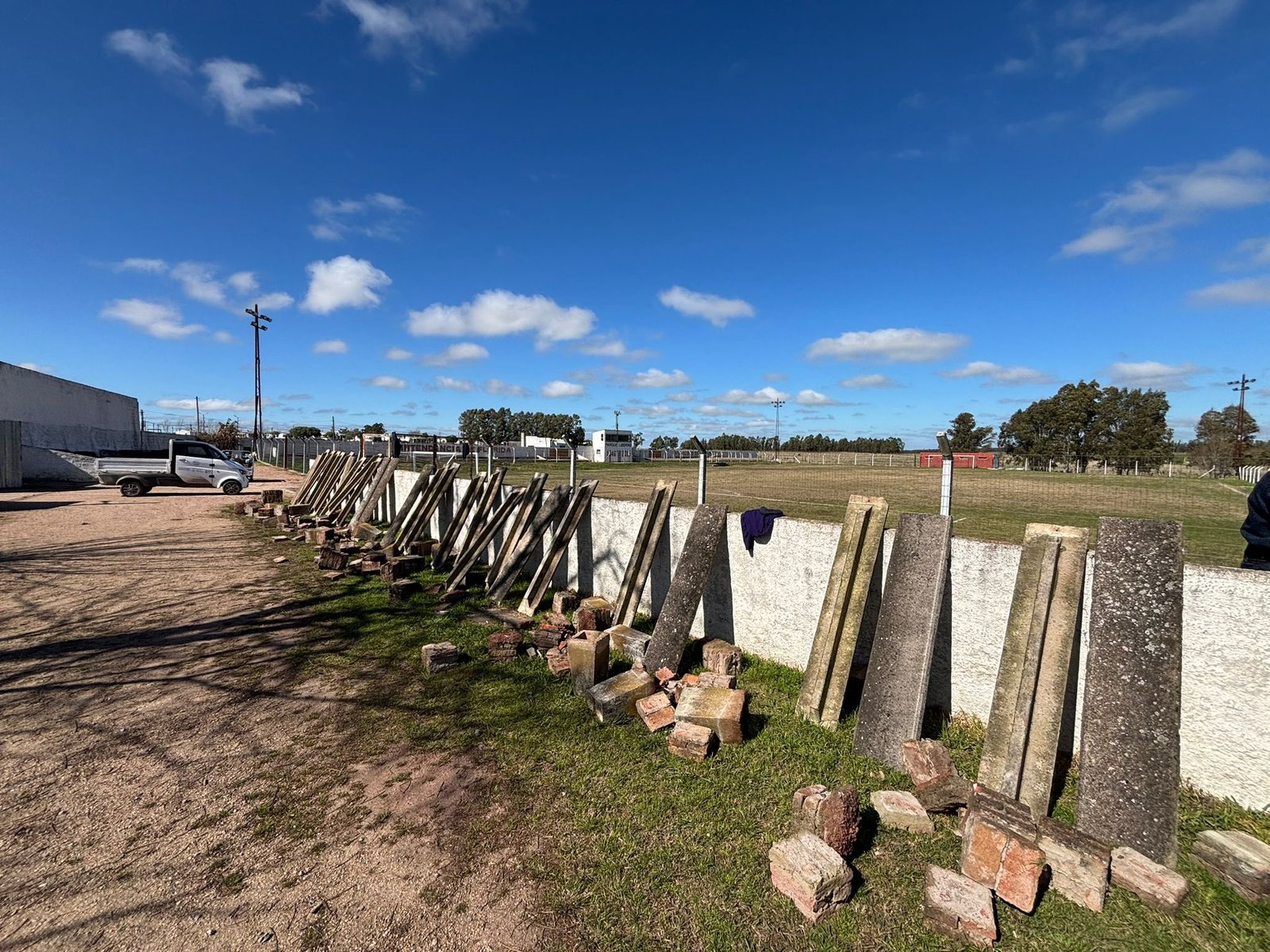 Renuevan el Estadio Parque Libertad con mejoras para jugadores y vecinos