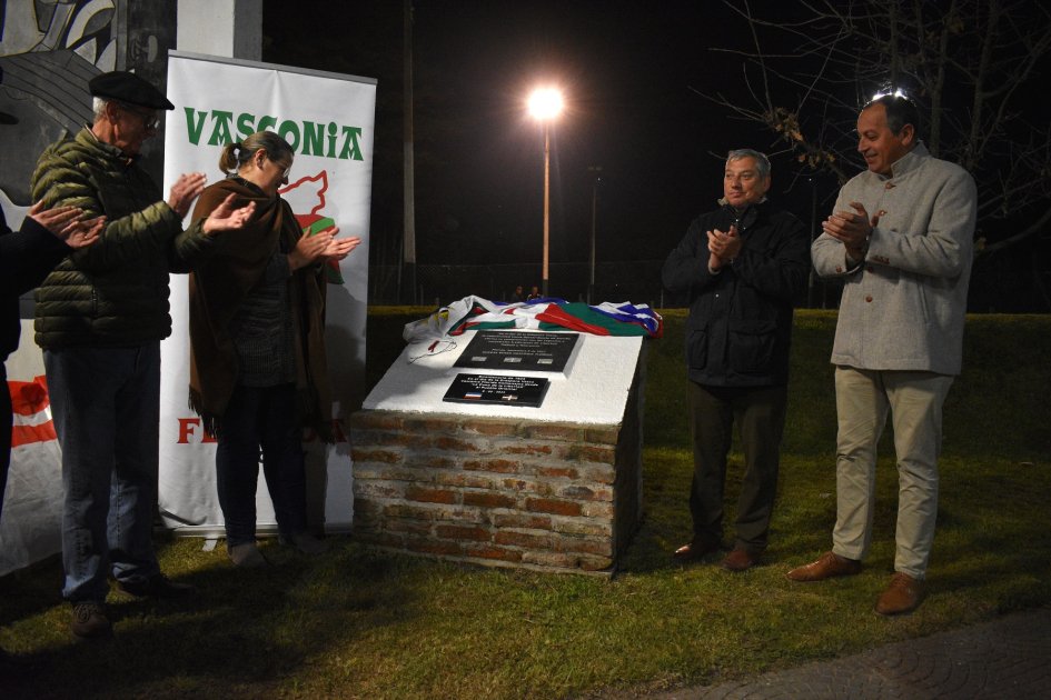 Florida conmemoró el Día de la Diáspora Vasca con un acto junto al mural Guernica