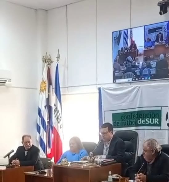 SE REÚNE LA CONFEDERACIÓN DE FÚTBOL DEL SUR EN LA HOSTERÍA DEL PARQUE