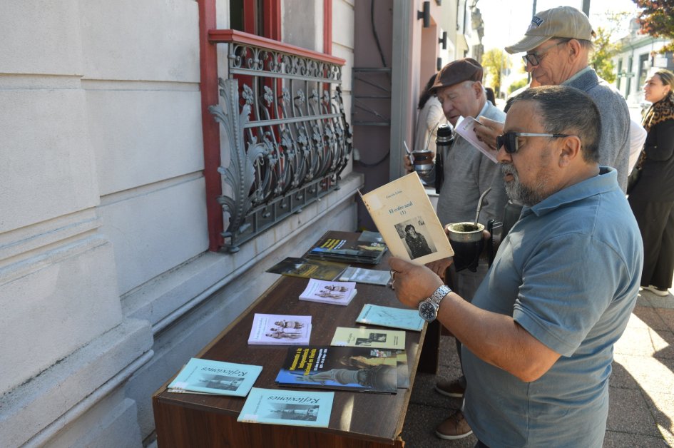 Suelta de libros reunió a lectores en la Biblioteca Ariosto Fernández