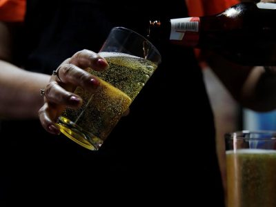 Obesidad y consumo de alcohol impulsores del aumento de cáncer de intestino